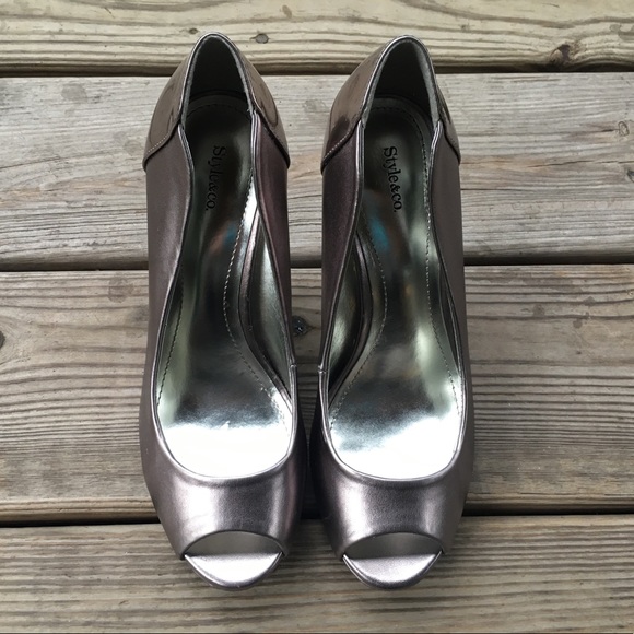 Style&Co. Silver Open  Toe Heels 7M - Picture 2 of 8